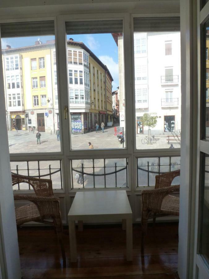 Hostal Del Arquitecto Витория-Гастейс Екстериор снимка